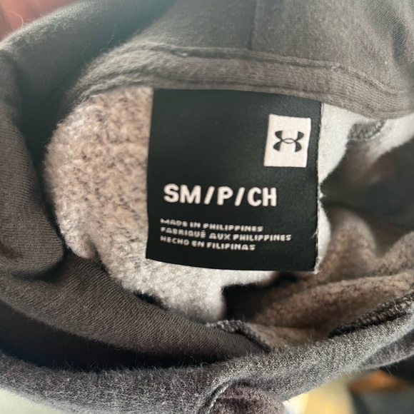 Men’s Under Armour Hoodie - Picture 3 of 3